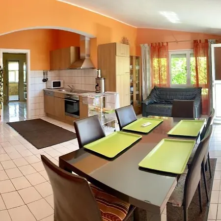 Apartman Ilinka דירה *